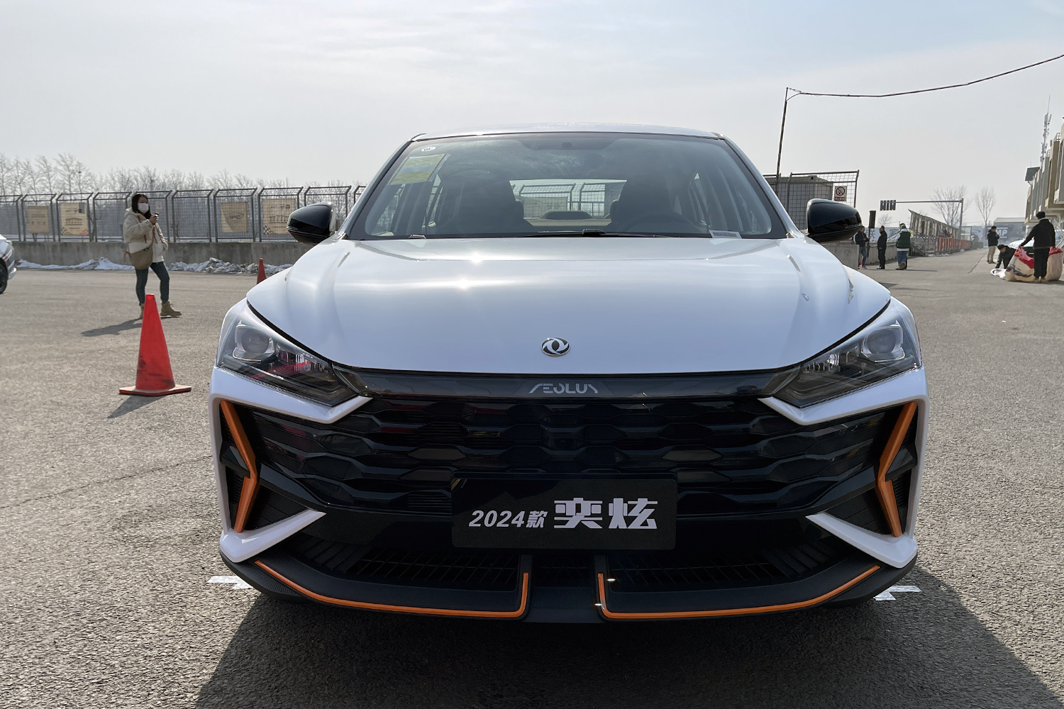 東風(fēng)風(fēng)神賽車學(xué)院開(kāi)營(yíng) 24款奕炫上市售7.79萬(wàn)元起